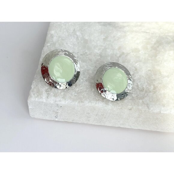 Vintage Silver & Green Toned Hammered Round 80's Statement Retro Studs - Picture 2 of 5